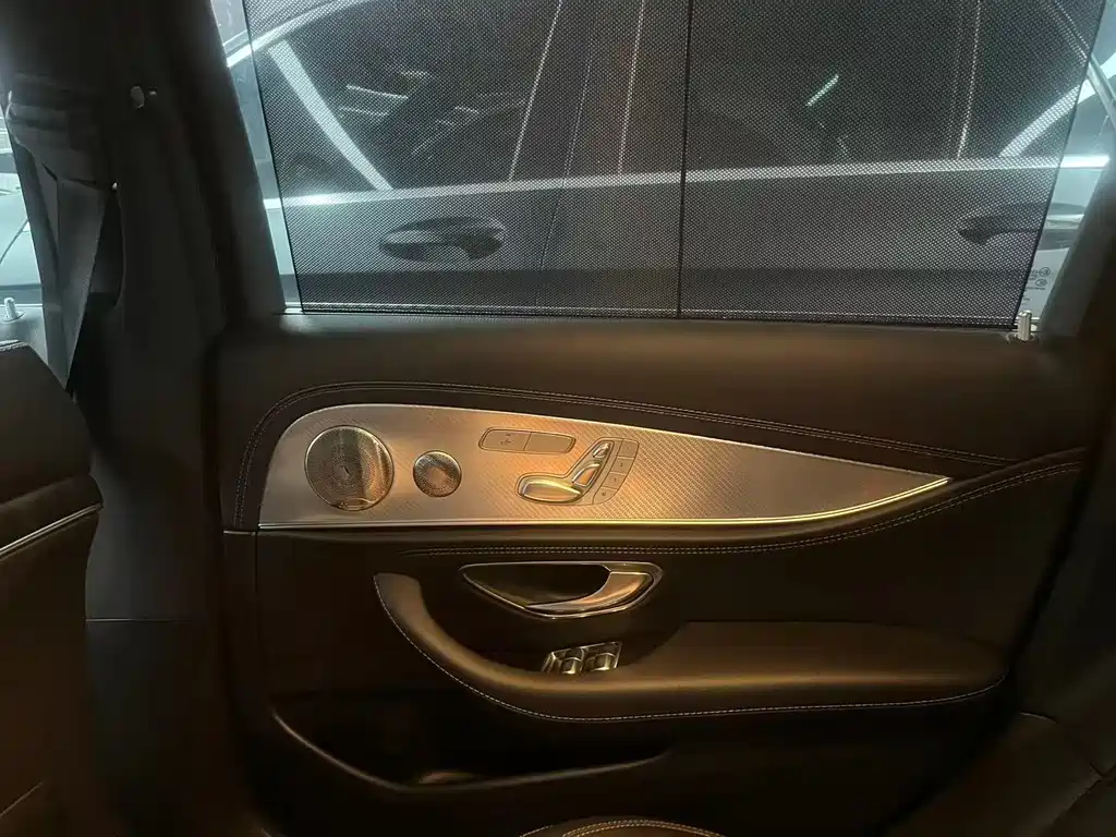 Mercedes-Benz E-Class — миниатюра 12