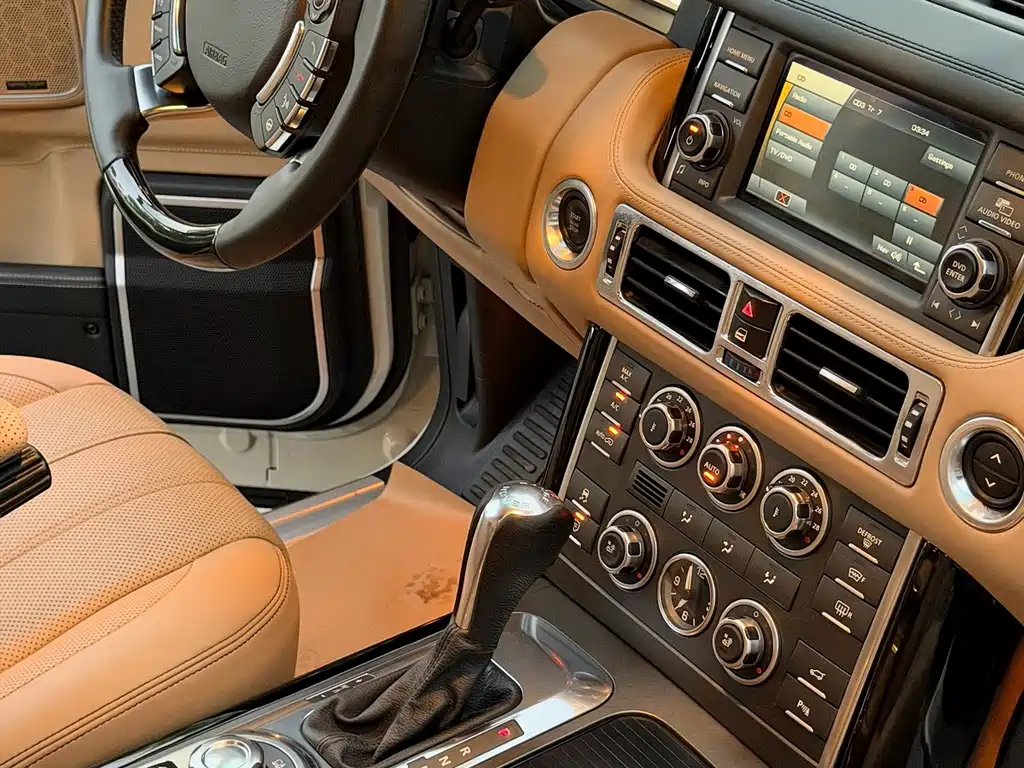 Land Rover Range Rover — миниатюра 8