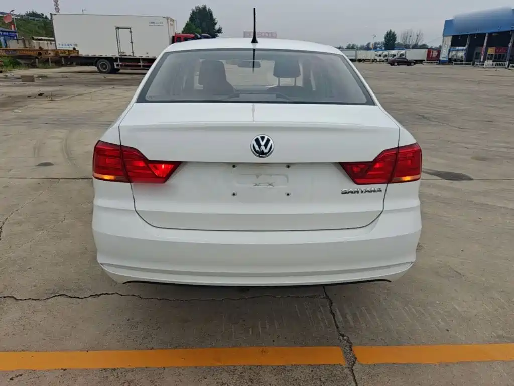 Volkswagen Santana — миниатюра 6