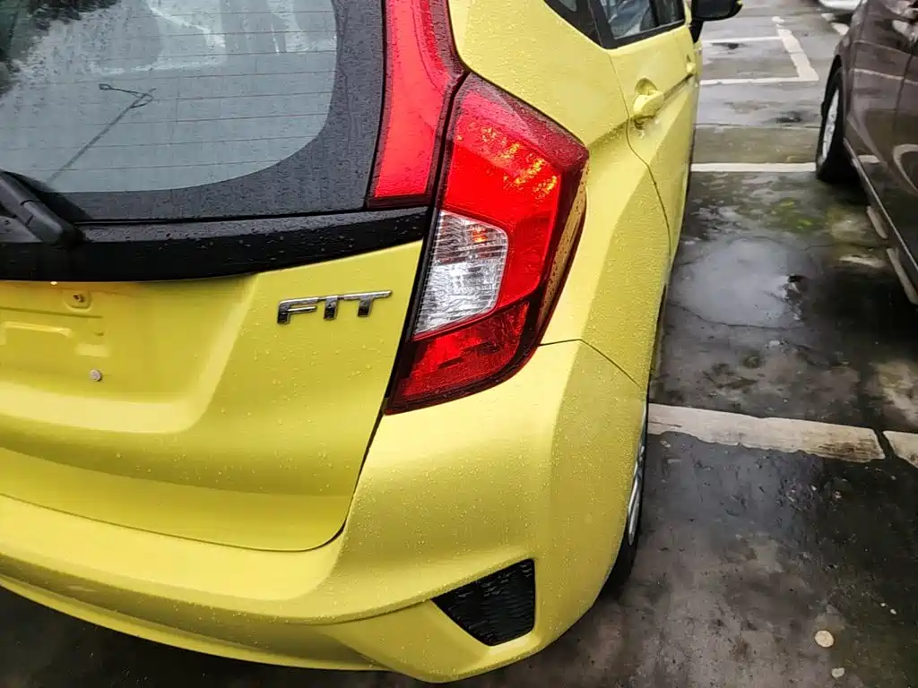 Honda Fit — миниатюра 8
