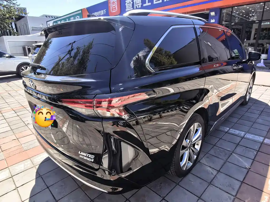 Toyota Sienna — миниатюра 34