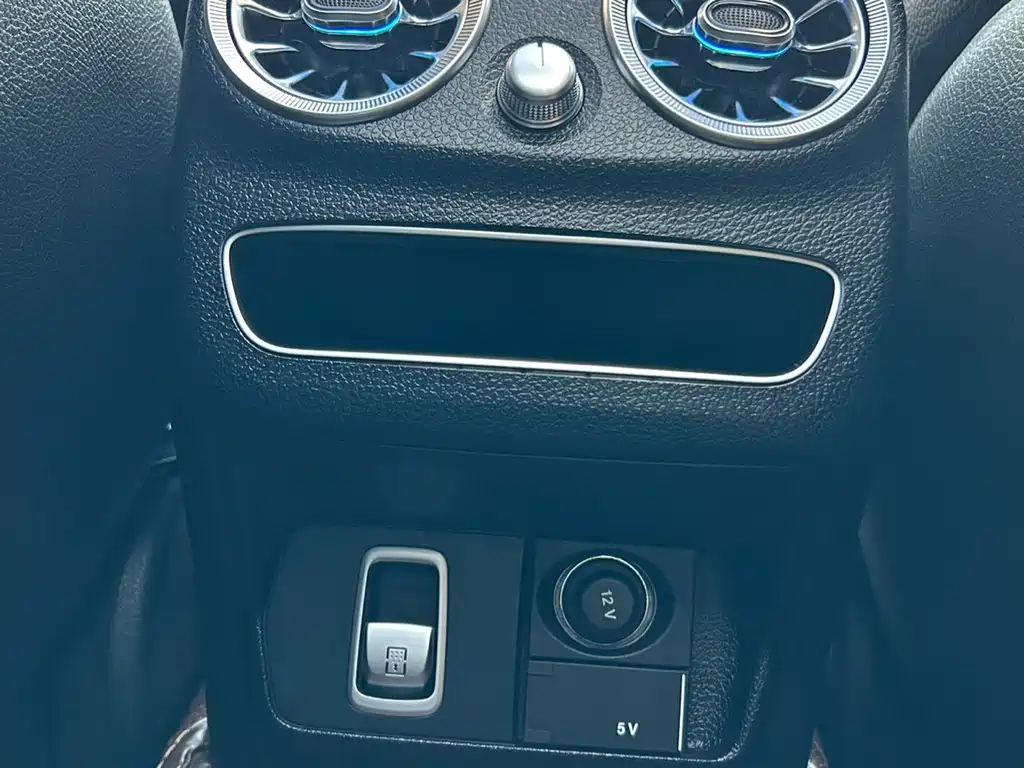 Mercedes-Benz C-Class — миниатюра 18