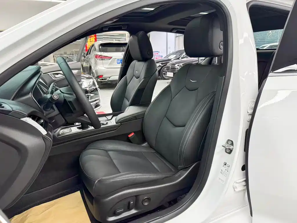 Cadillac CT5 — миниатюра 14
