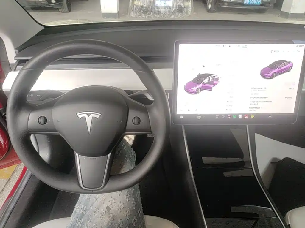 Tesla Model 3 — миниатюра 10