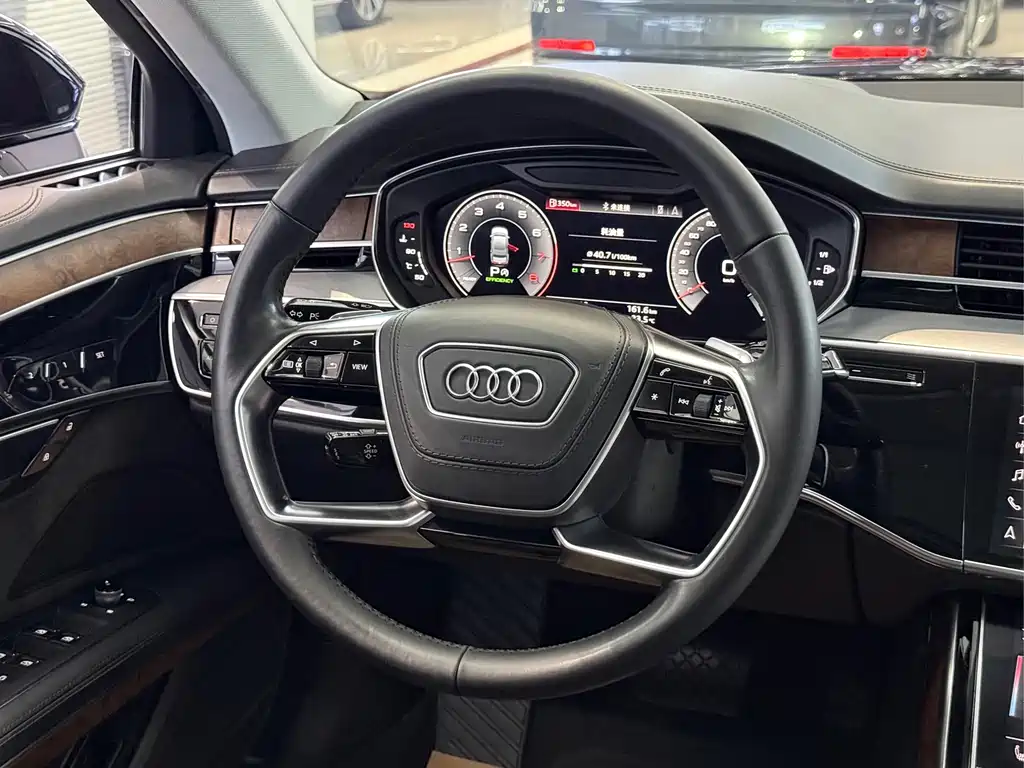 Audi A8 — миниатюра 5