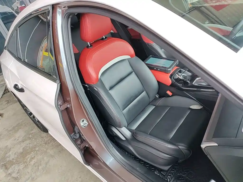 MG MG5 — миниатюра 25