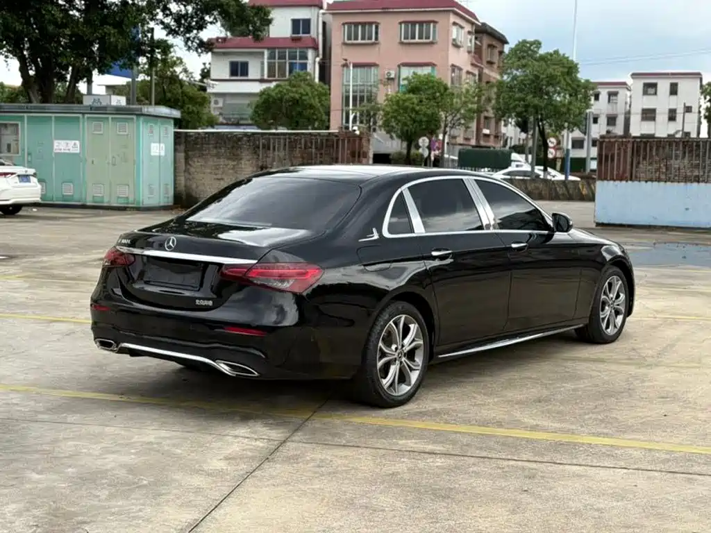Mercedes-Benz E-Class — миниатюра 4