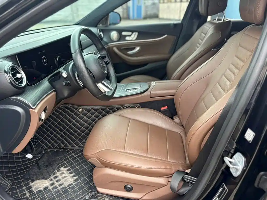 Mercedes-Benz E-Class — миниатюра 7