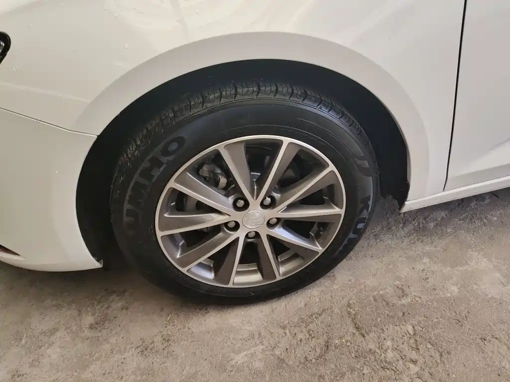 Buick Verano — миниатюра 23