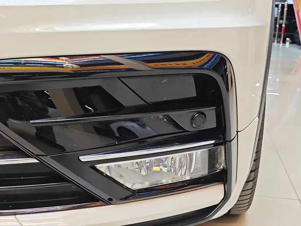 Volkswagen Tiguan L — миниатюра 11