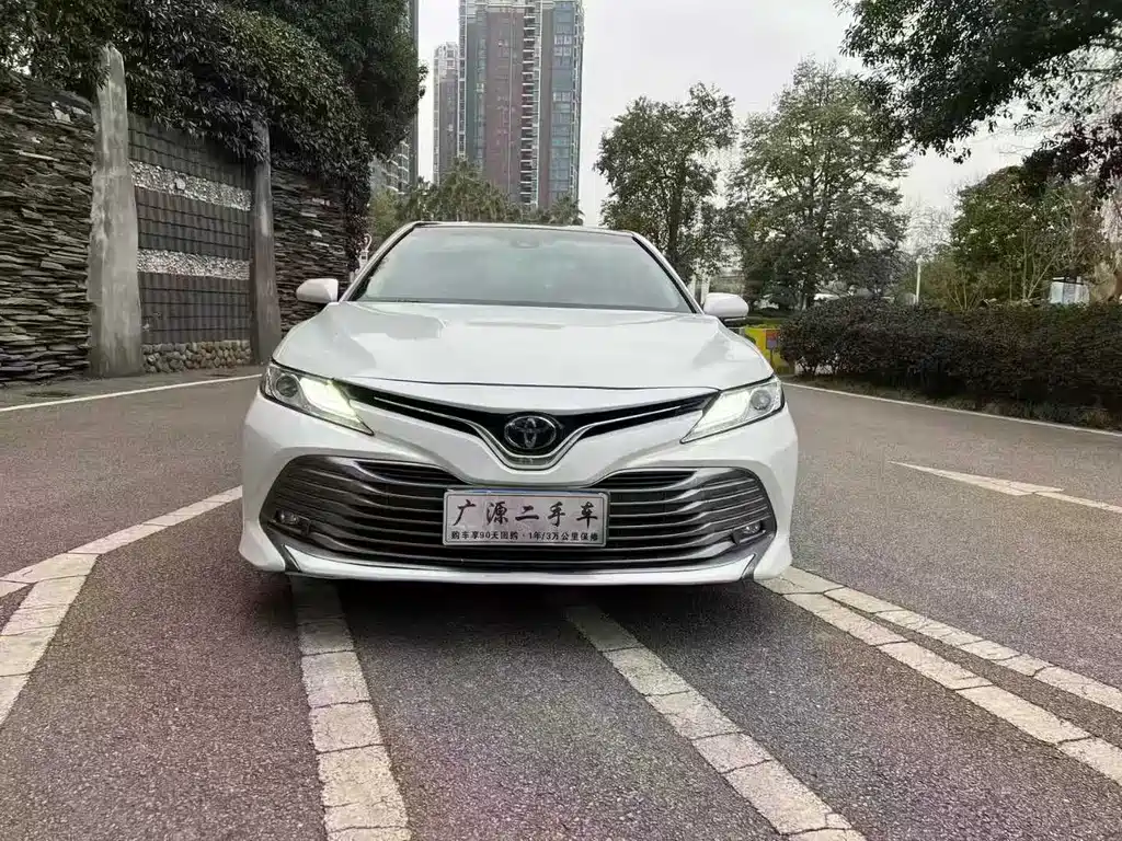 TOYOTA CAMRY