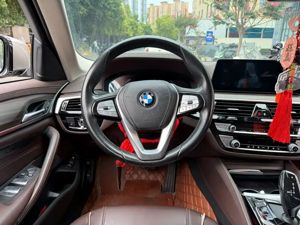 BMW 5 Series New Energy — миниатюра 14