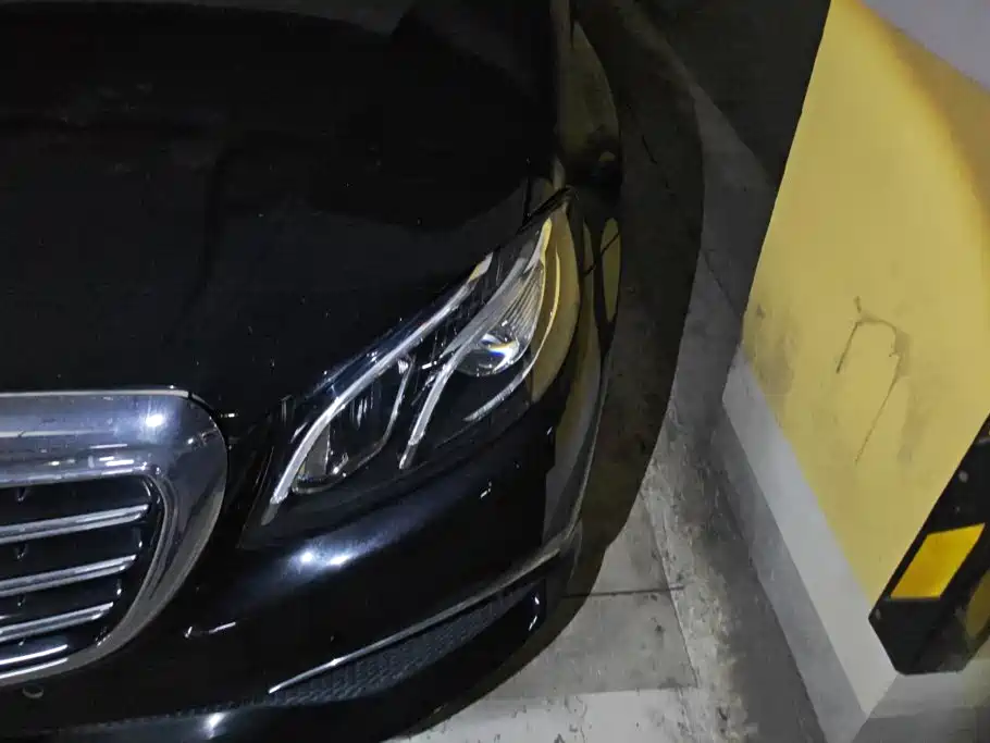 Mercedes-Benz E-Class — миниатюра 5
