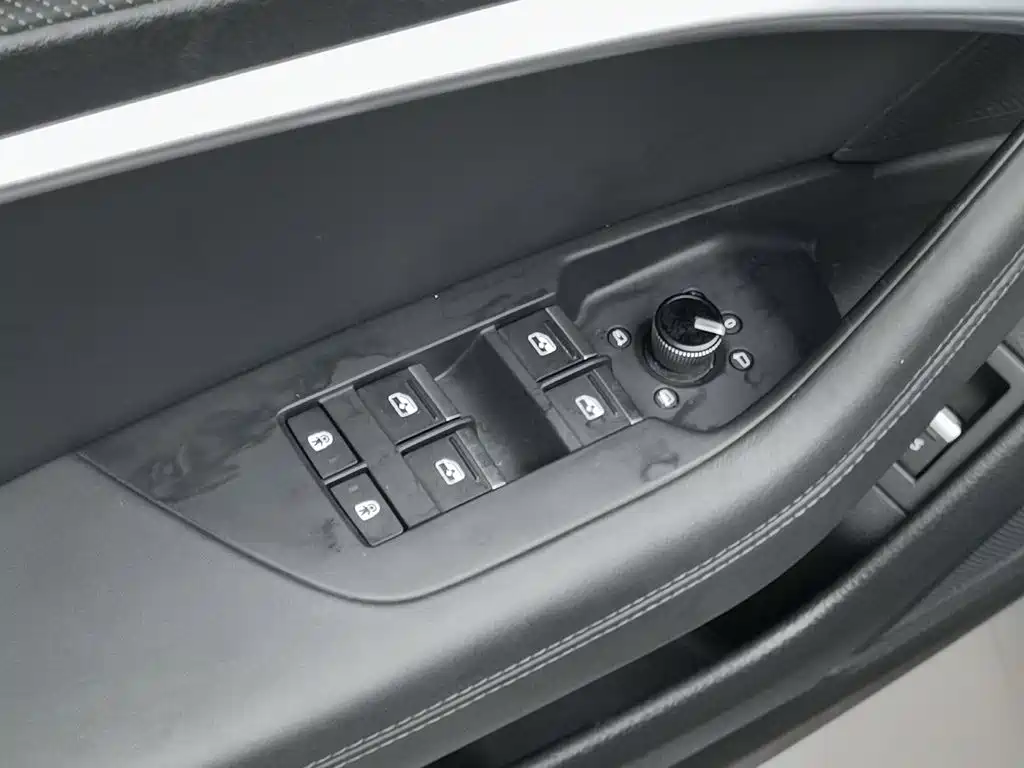 Audi A6L — миниатюра 9