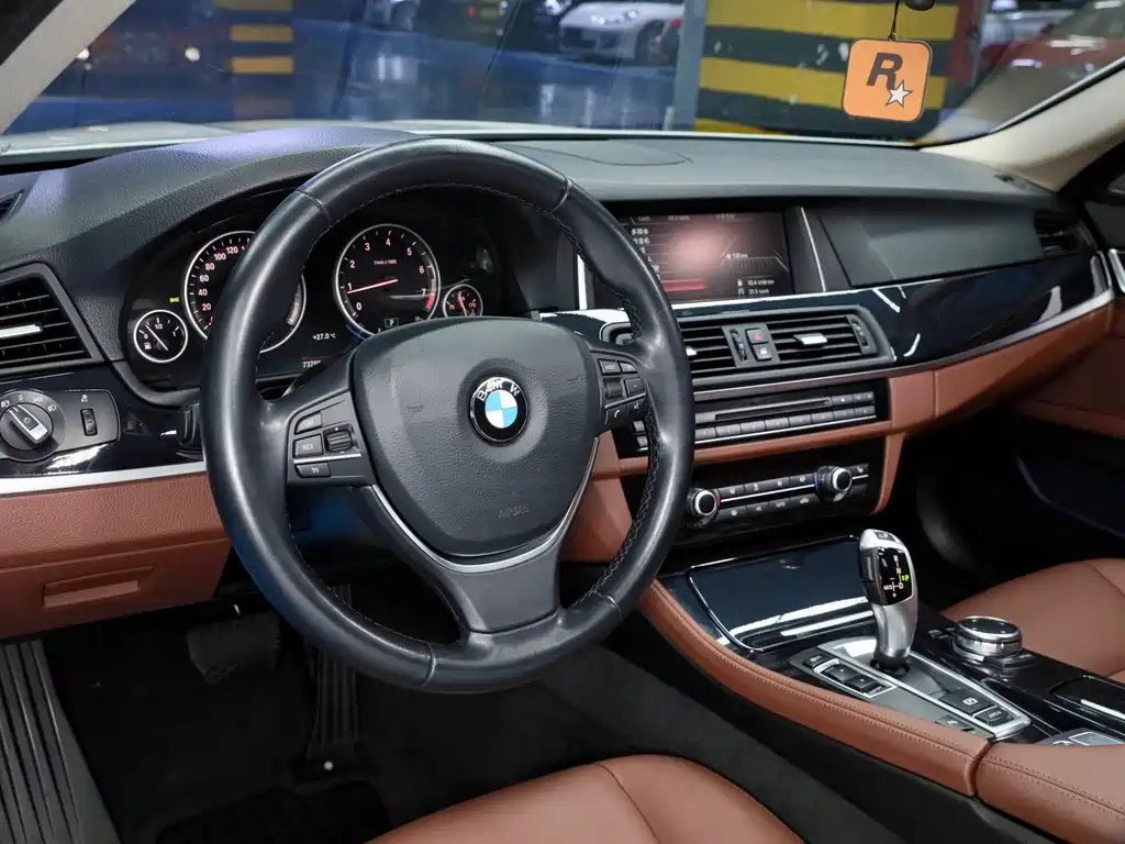 BMW 5 Series (Import) 520i Touring Edition, фото 12