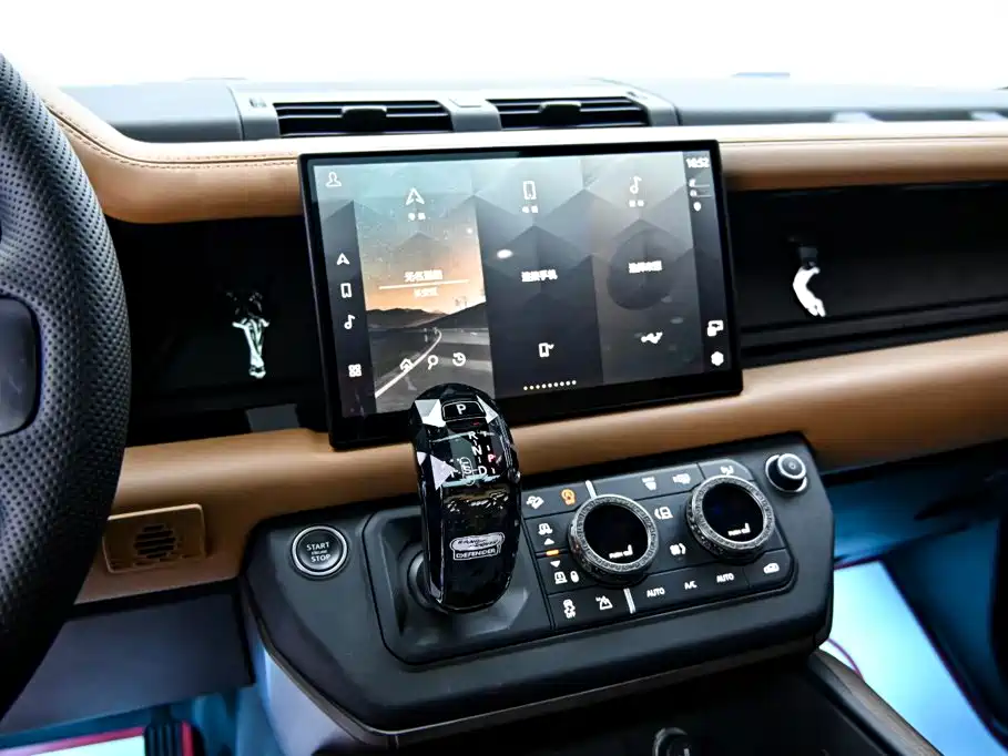 Land Rover Defender — миниатюра 18