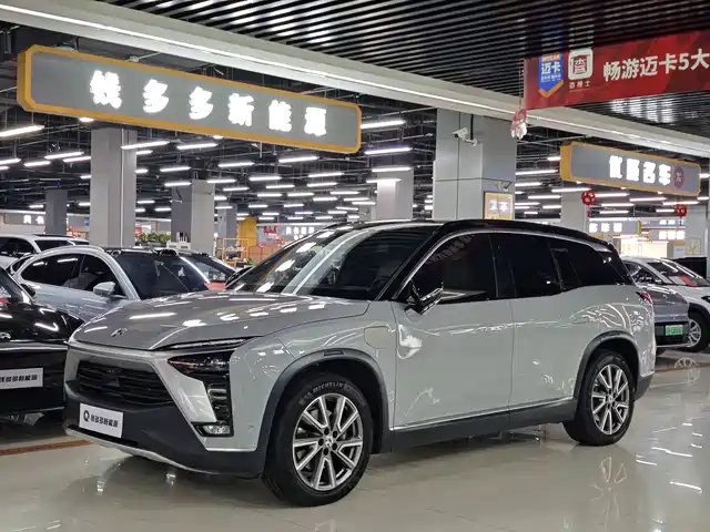NIO NIO ES8 2021