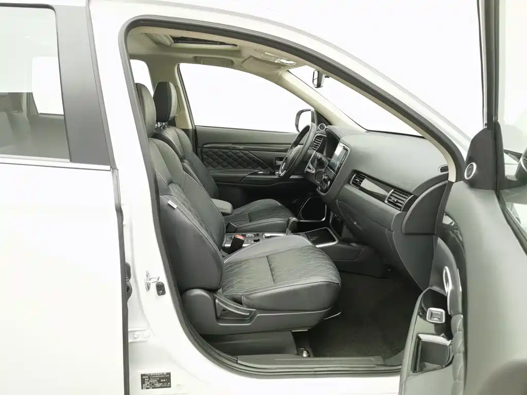 Mitsubishi Outlander — миниатюра 23
