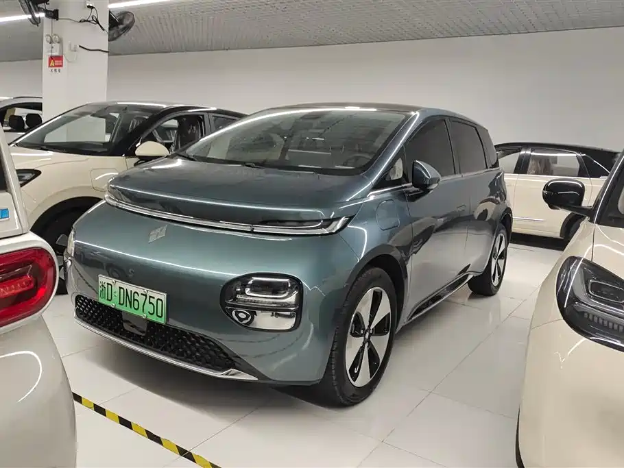 Baojun Yunduo 2023