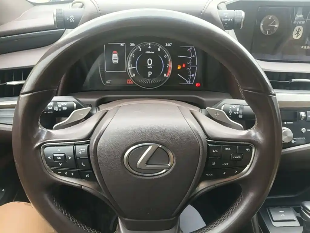 Lexus ES — миниатюра 11
