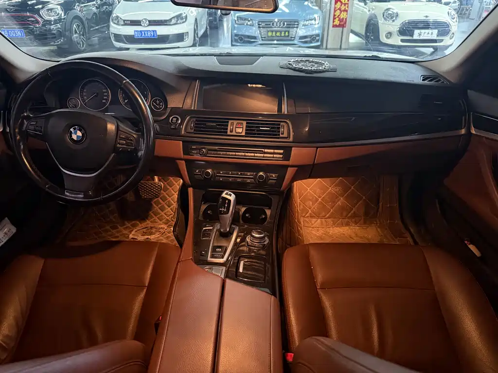 BMW 5 Series — миниатюра 6