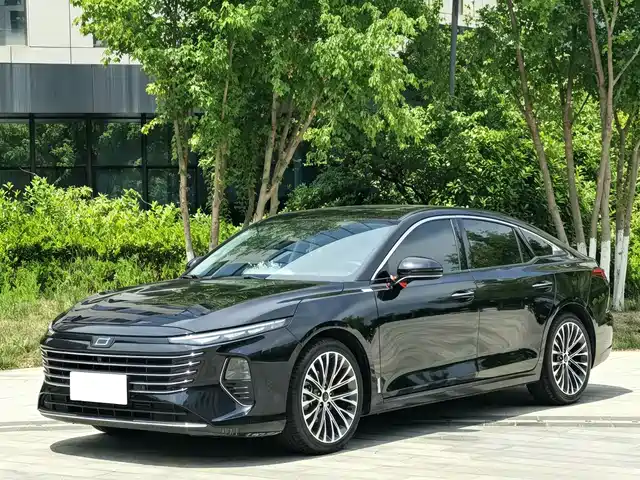 2025 Bestune B70