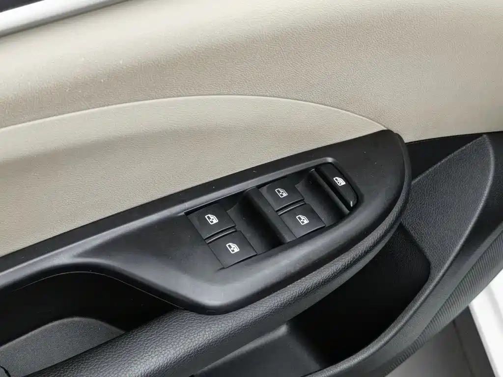 Buick Excelle — миниатюра 9