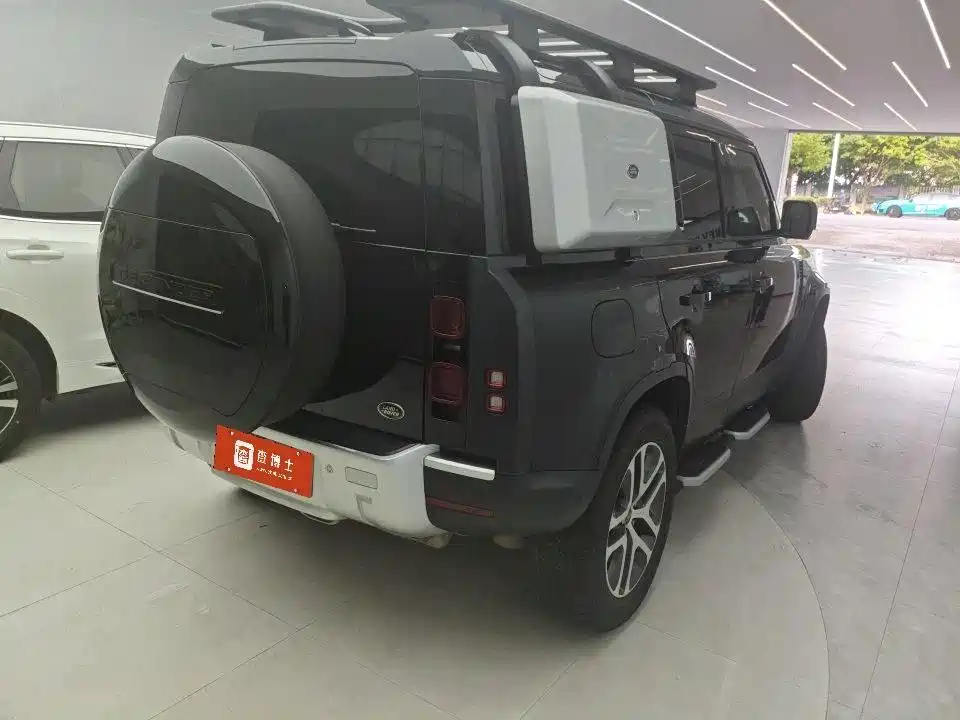Land Rover Defender — миниатюра 4