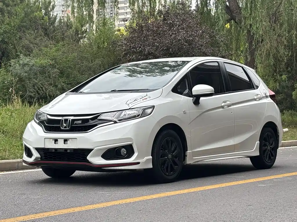 Купить Honda Fit