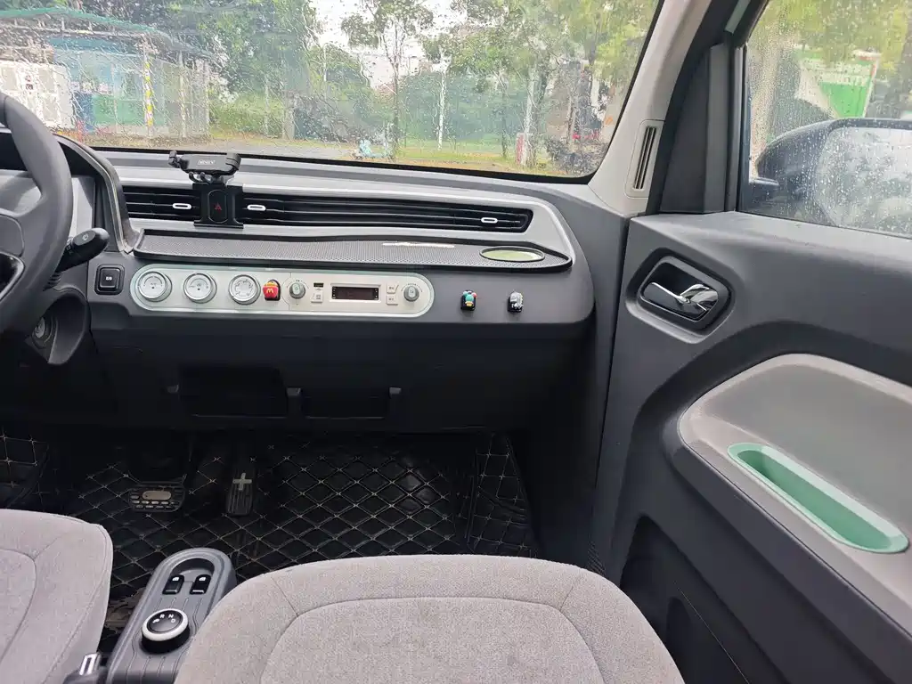 Wuling MINIEV — миниатюра 17