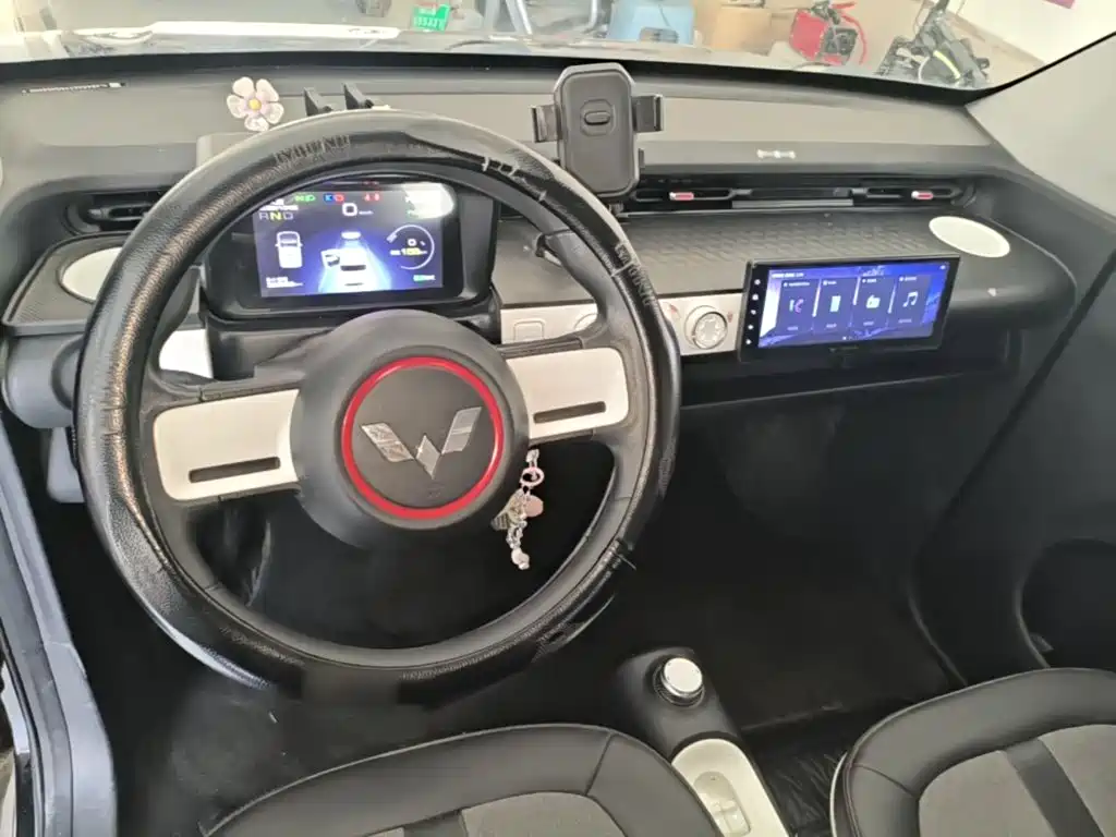 Wuling MINIEV — миниатюра 11