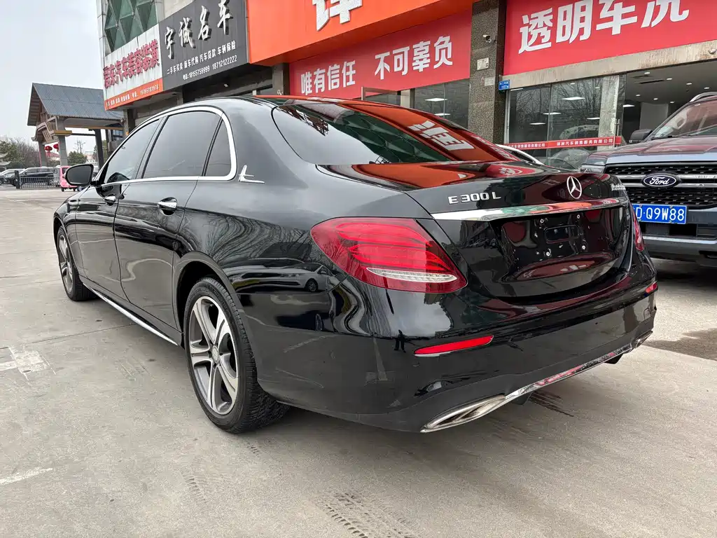 MERCEDES-BENZ E CLASS