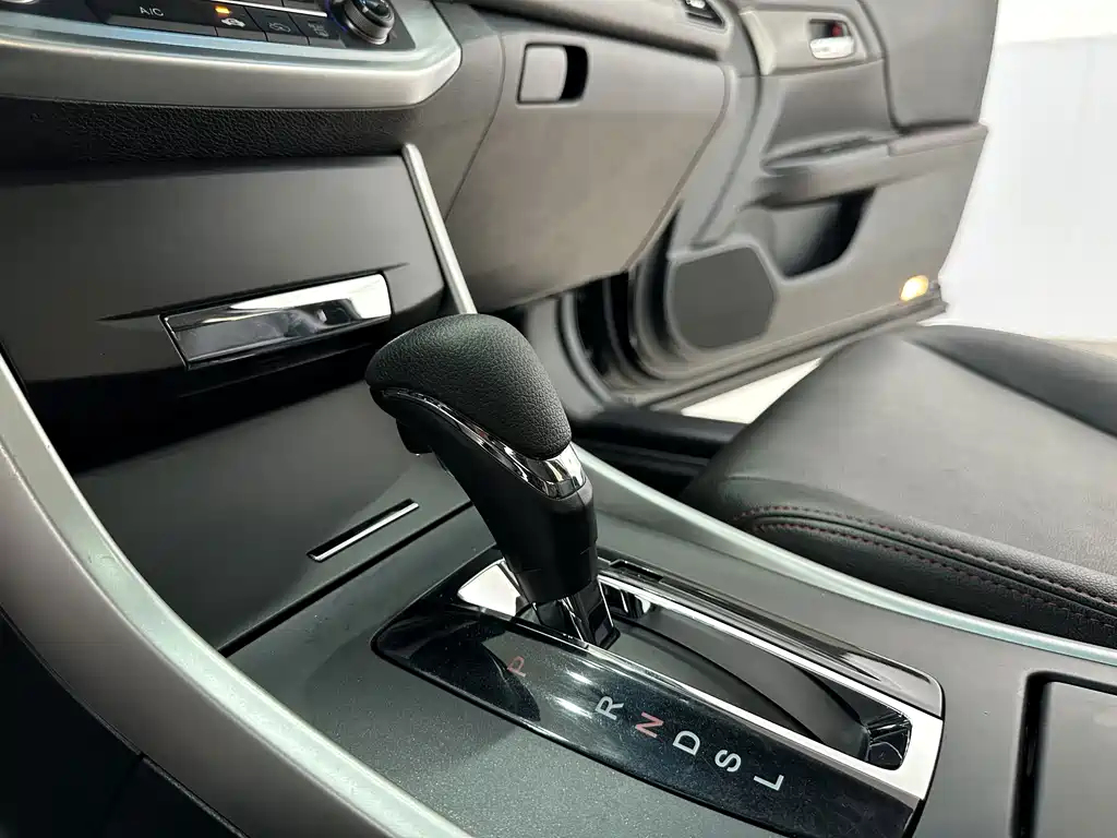 Honda Accord — миниатюра 19