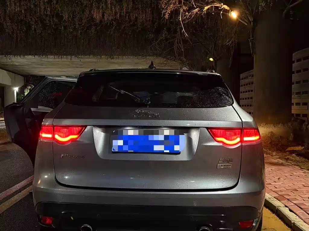 Jaguar F-PACE — миниатюра 8