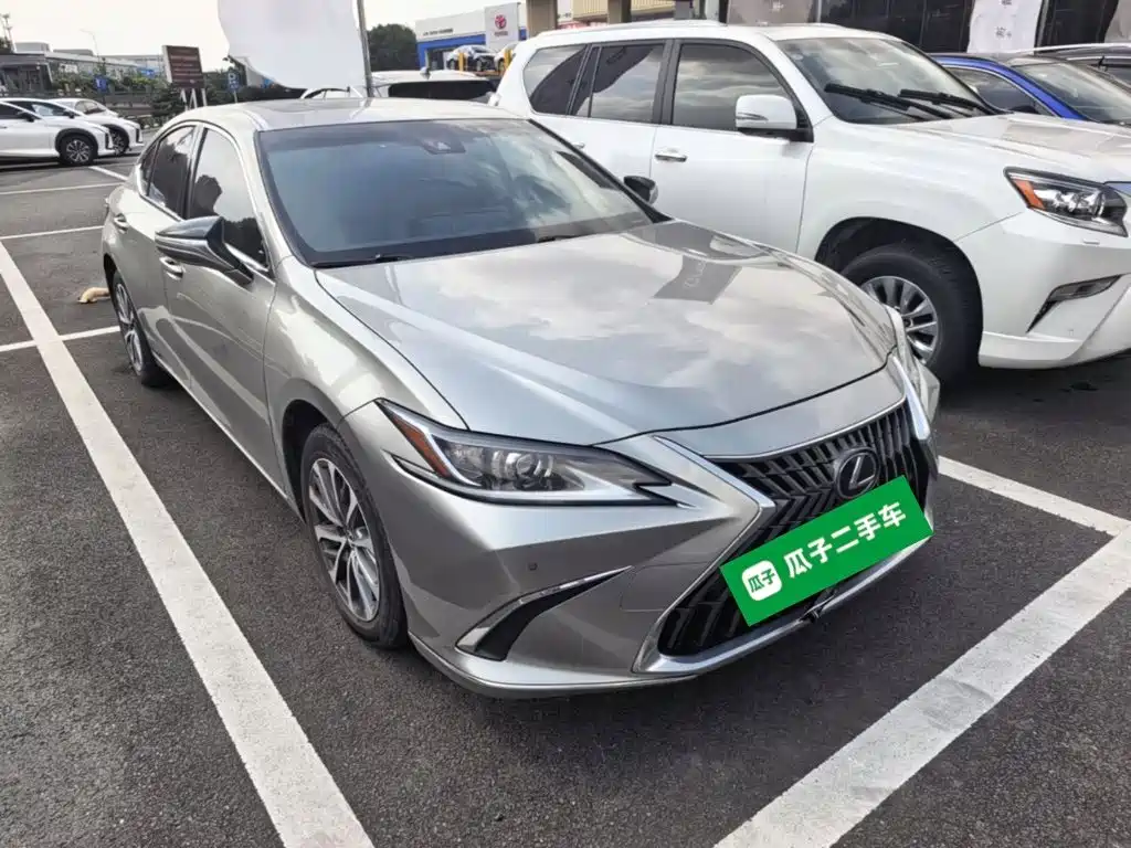 Lexus ES — миниатюра 4
