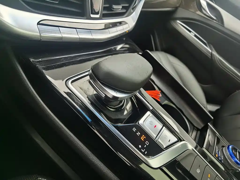Geely Borui Hybrid — миниатюра 13