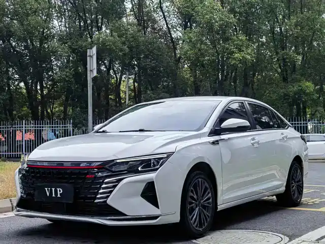 DONGFENG YI HYUN MAX 2022