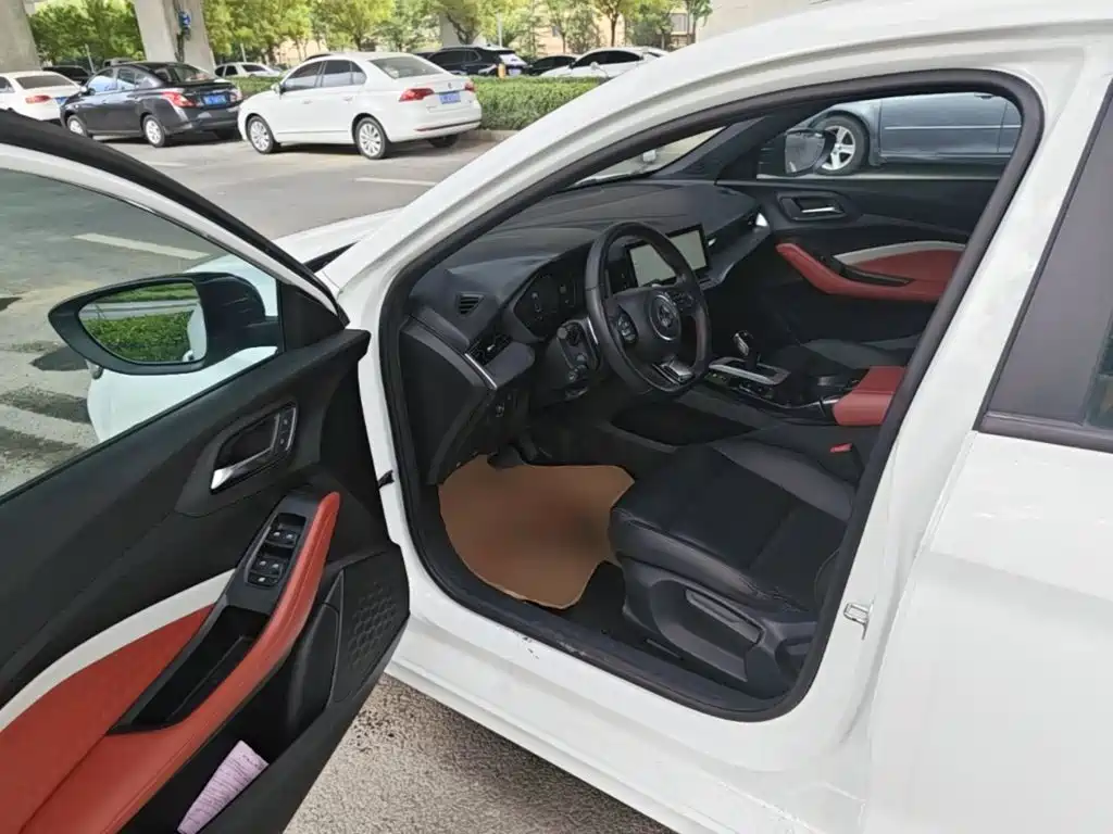 MG MG5 — миниатюра 16