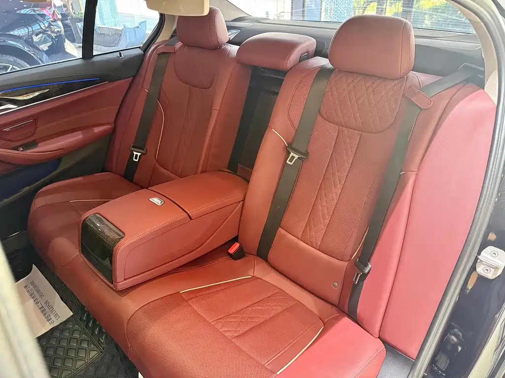 BMW 5 Series — миниатюра 29