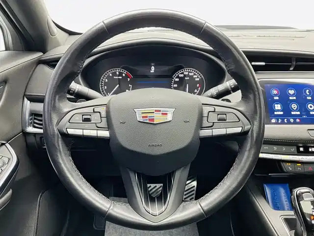 CADILLAC XT4