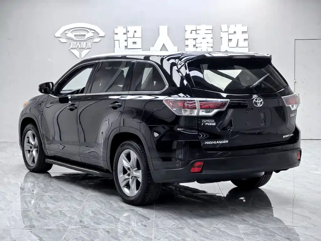 TOYOTA HIGHLANDER