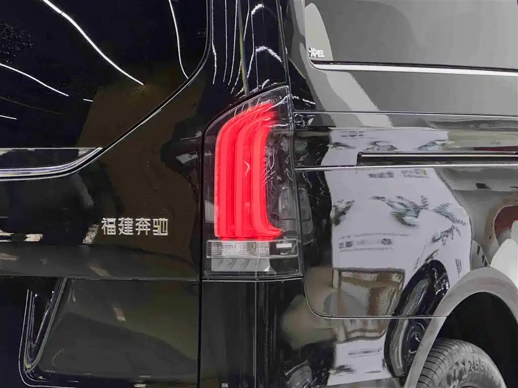 MERCEDES-BENZ V CLASS