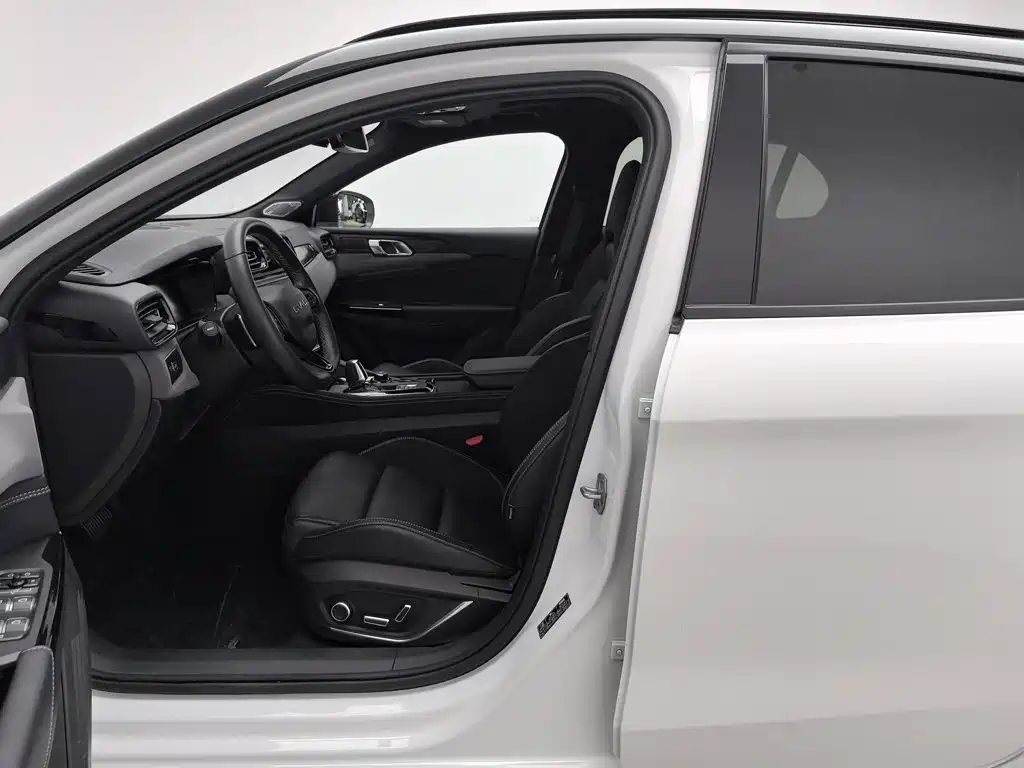 Lynk & Co 02 Hatchback — миниатюра 10