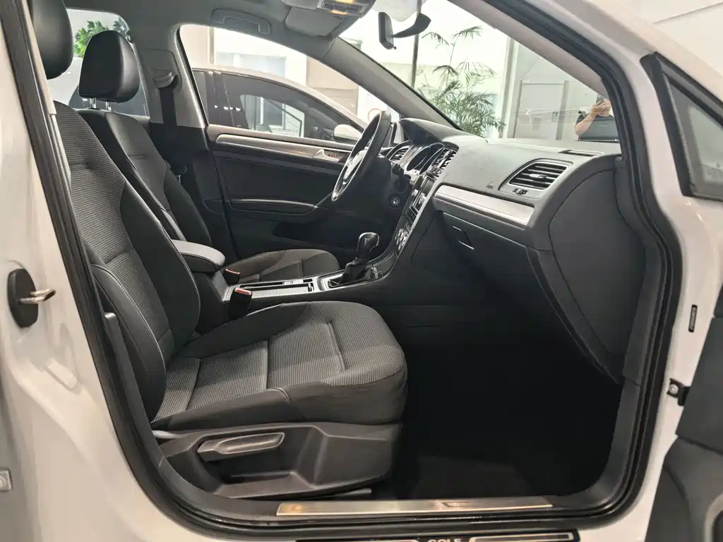 Volkswagen Golf — миниатюра 8