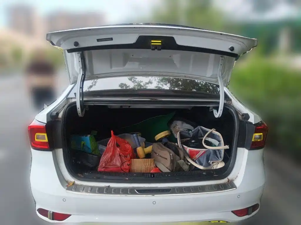 Roewe i5 — миниатюра 10