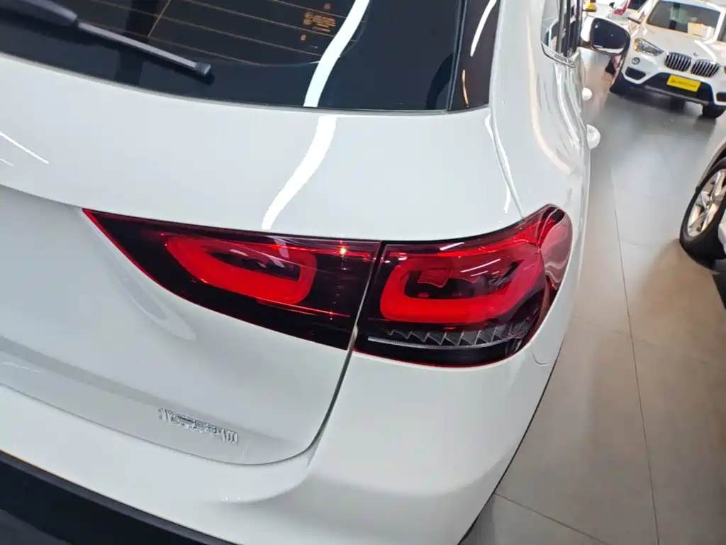 Mercedes-Benz GLA — миниатюра 8
