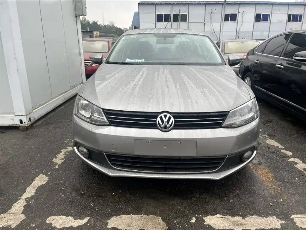 Volkswagen Sagitar 2015