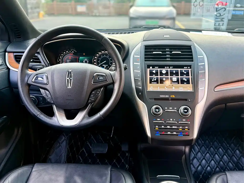 Lincoln MKC — миниатюра 21