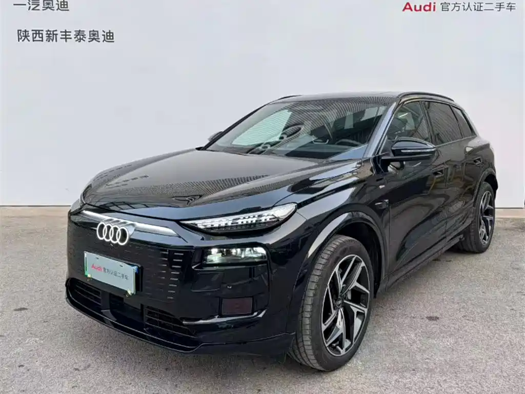 AUDI Q6L E TRON