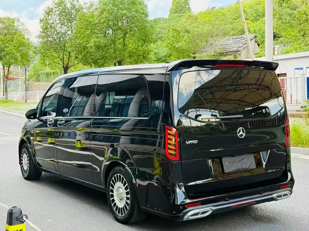 Mercedes-Benz Vito 2020 2.0T 7 мест